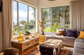 Vineyard Magic, Onetangi